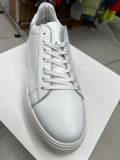 white sneaker for men casual