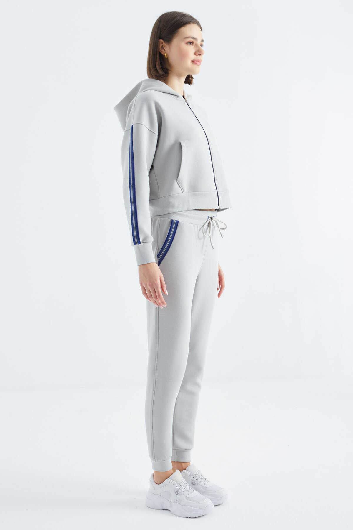 Women's Light Grey Zip-Up Tracksuit Set - SevendayShopping